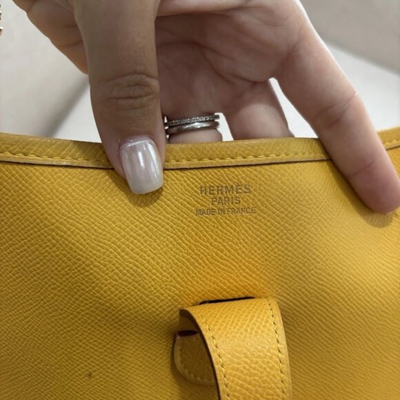 Authentic HERMES EVELYNE GM clemence Jaune Amber yellow crossbody bag - Picture 5 of 14